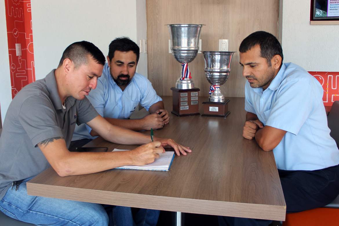 Fernando Bernal, Mario Alonso y Jorge Rivarola, planifican su nueva participación en la LEF.