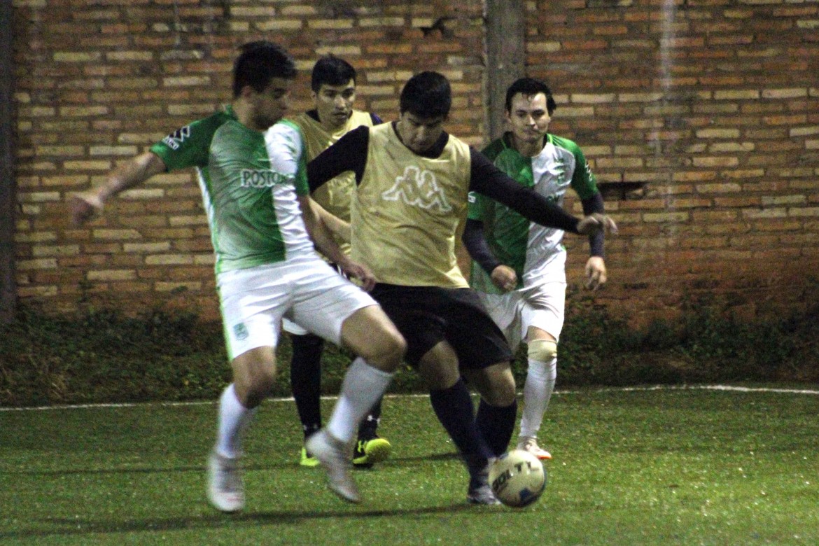 Partido entre Sallustro e IRÑ, equipos que ya clasificaron a la Copa de Plata.